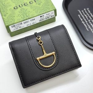 グッチ 短財布 レザー 高級感 A31035