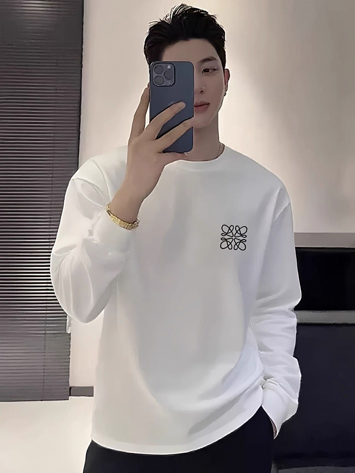ロエベ 長袖Tシャツ クラシック 刺繍入り メンズ レディース A31073