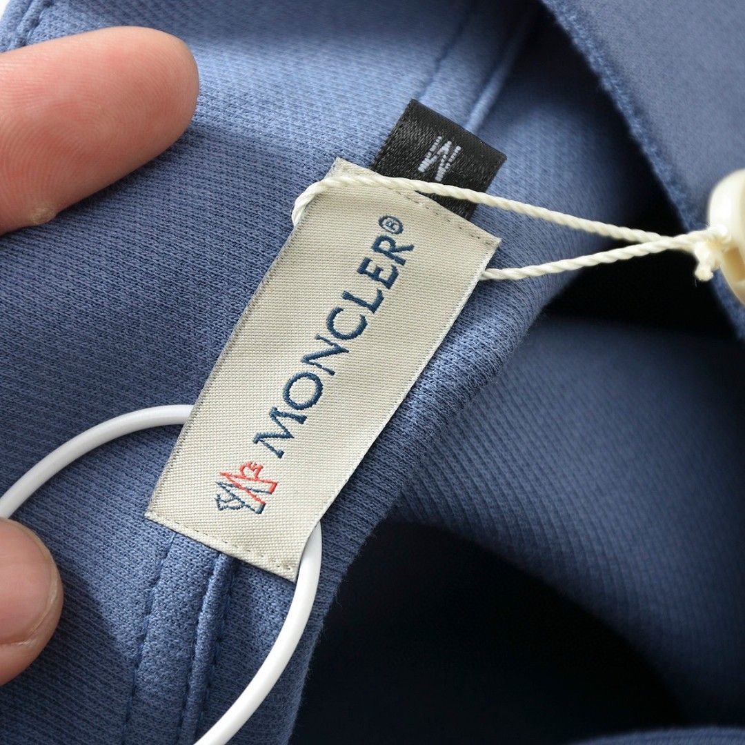 モンクレール 長袖Tシャツ ハーフジップ メンズ 刺繍ロゴ A31082