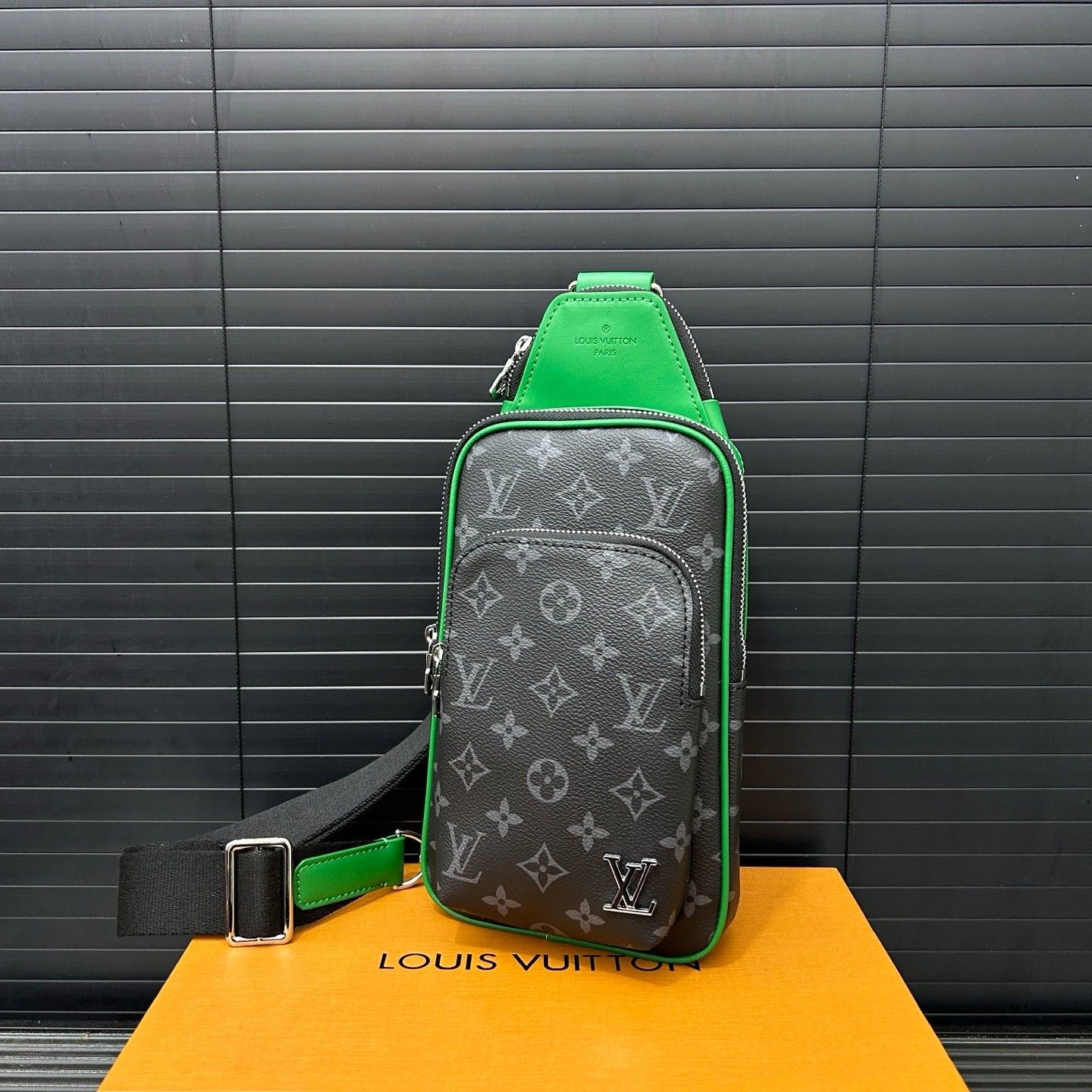 ルイヴィトン Lv AVENUE ウエストバッグ ボディバッグ レザー A31090