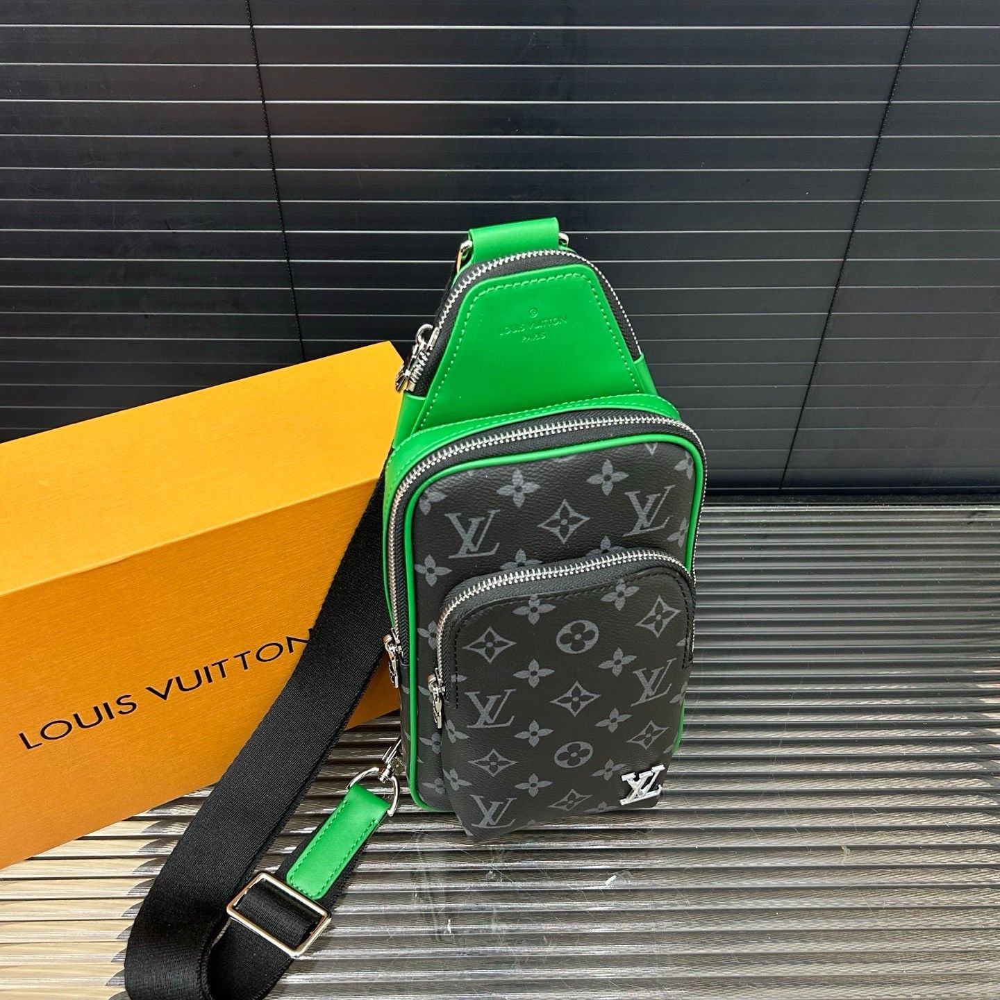 ルイヴィトン Lv AVENUE ウエストバッグ ボディバッグ レザー A31090