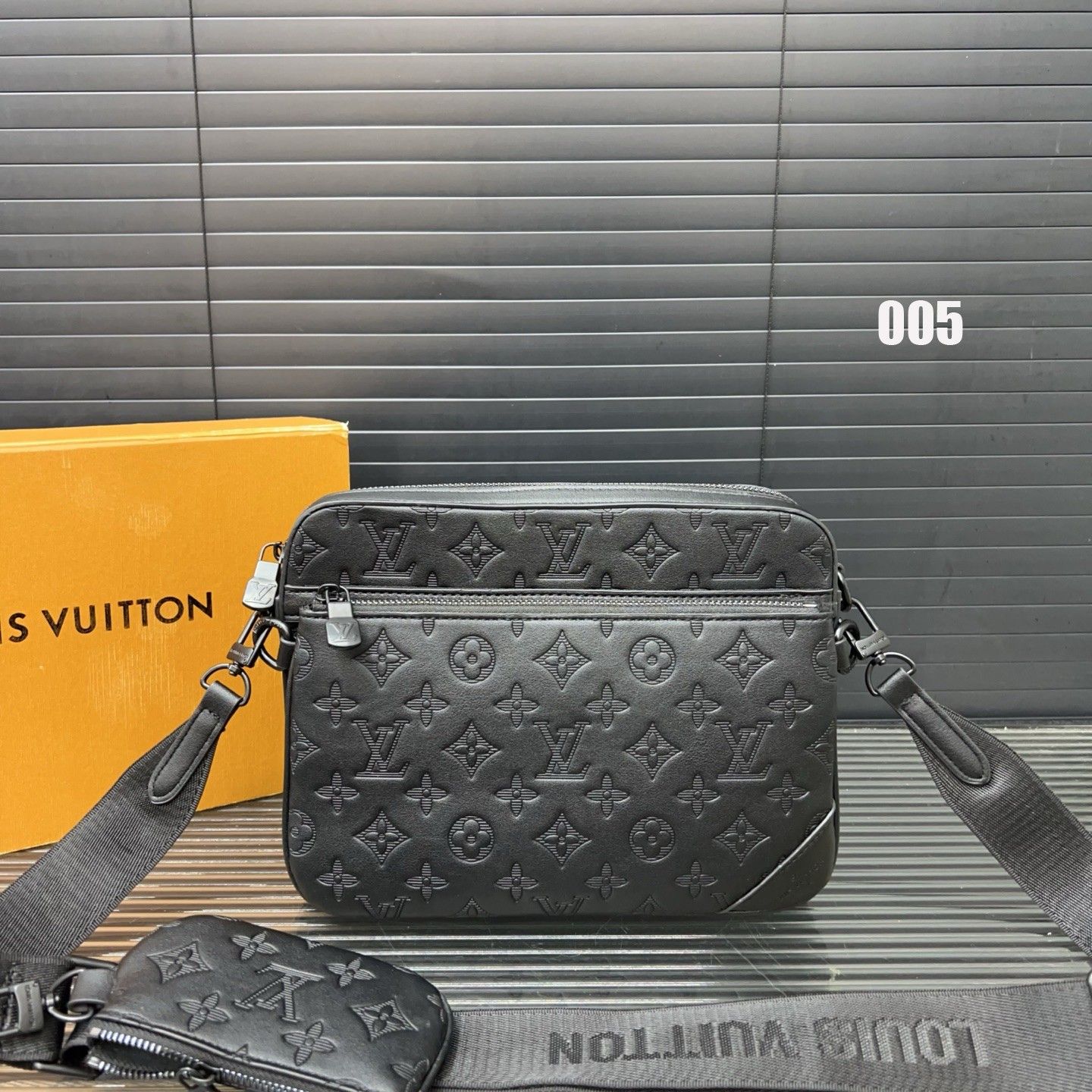 ルイヴィトン LV TRIO ショルダーバッグ メッセージバッグ A31086