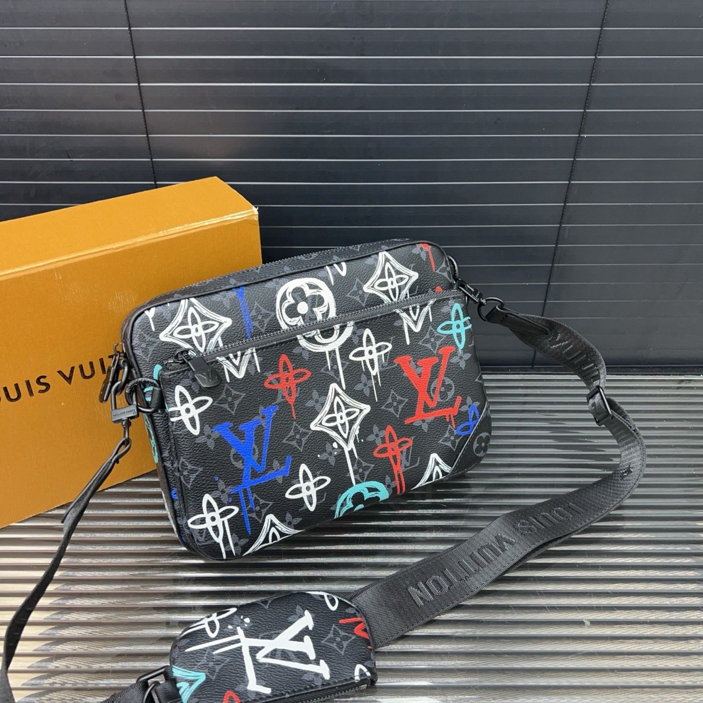 ルイヴィトン LV TRIO ショルダーバッグ メッセージバッグ A31086
