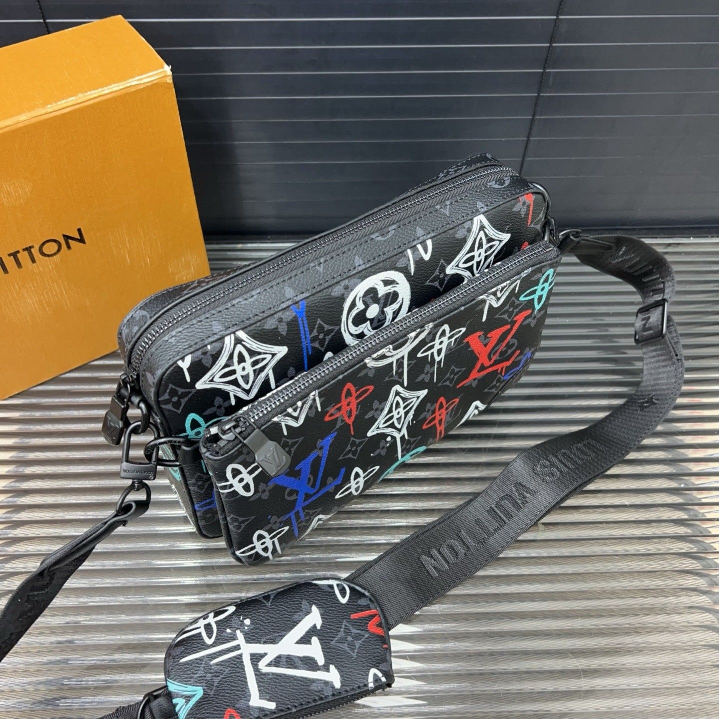 ルイヴィトン LV TRIO ショルダーバッグ メッセージバッグ A31086