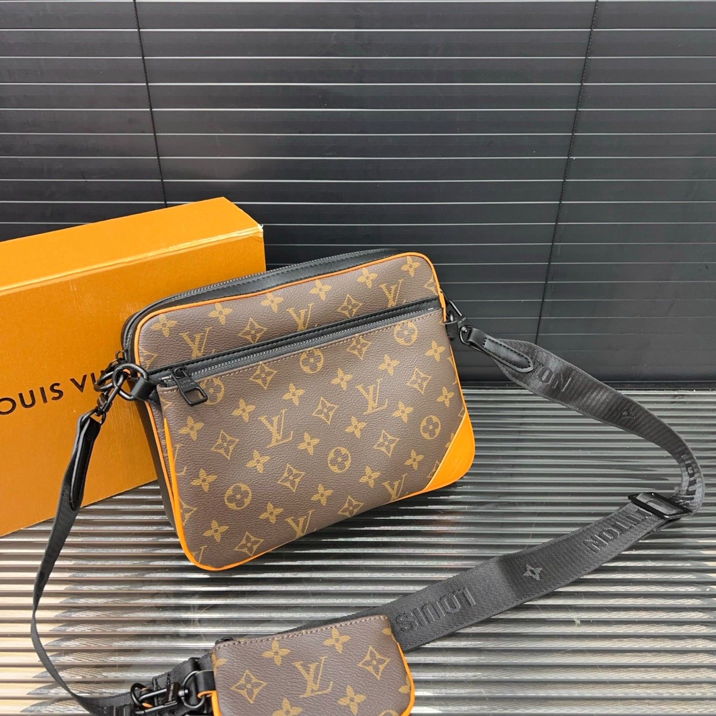 ルイヴィトン LV TRIO ショルダーバッグ メッセージバッグ A31086
