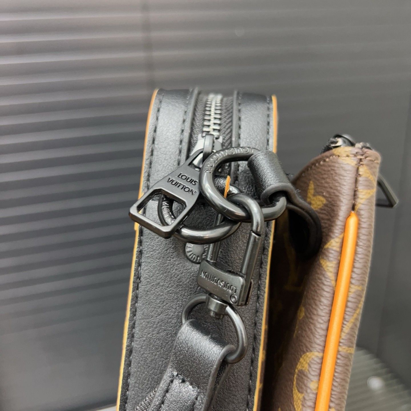 ルイヴィトン LV TRIO ショルダーバッグ メッセージバッグ A31086