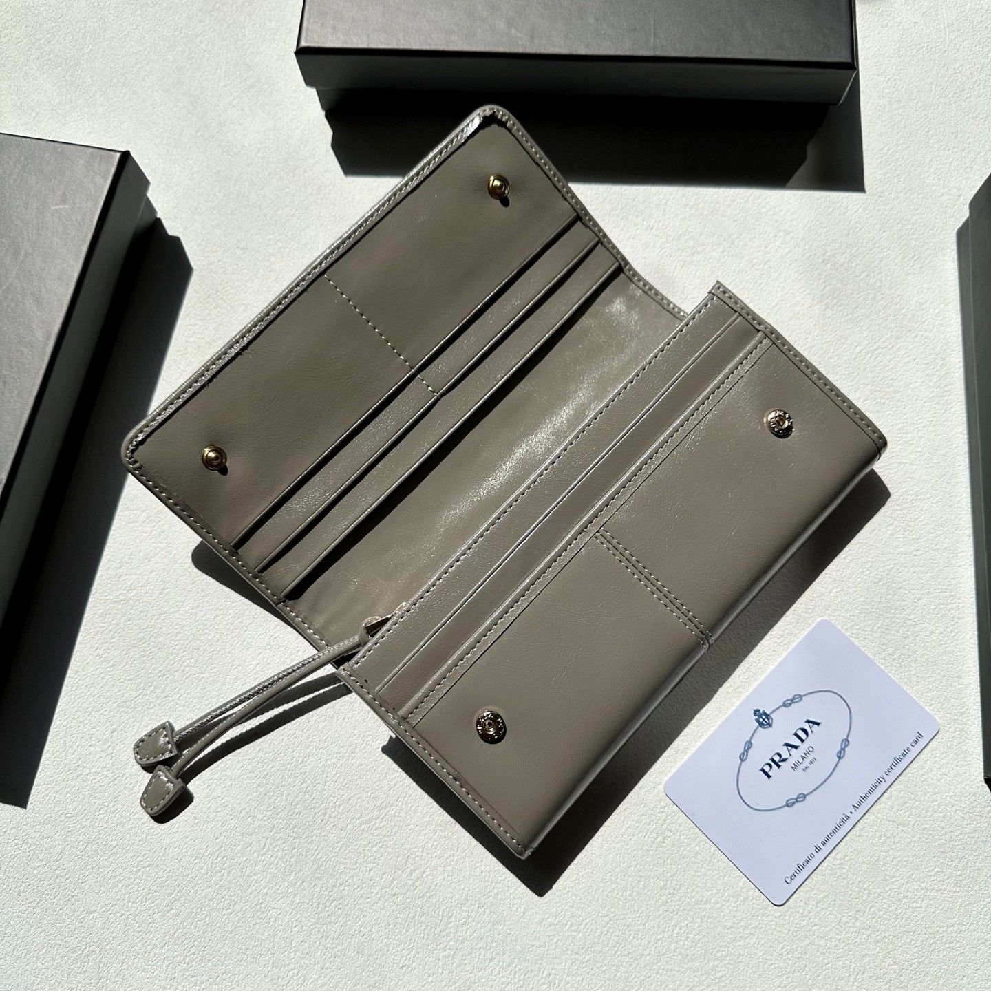 プラダ 長財布 ウォレット 二つ折り財布 クラシック A31088