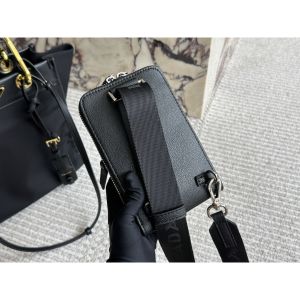 プラダ ショルダーバッグ スマホポーチ 携帯バッグ カジュアル A31138