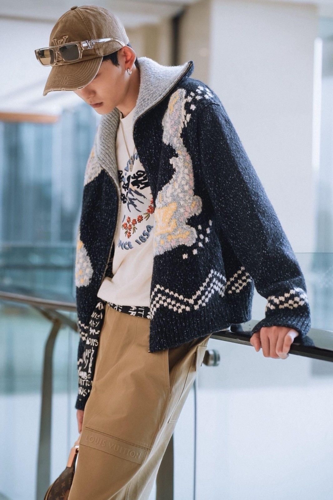 ルイヴィトン LV × Nigo ニットカーディガン 高級感 A31123
