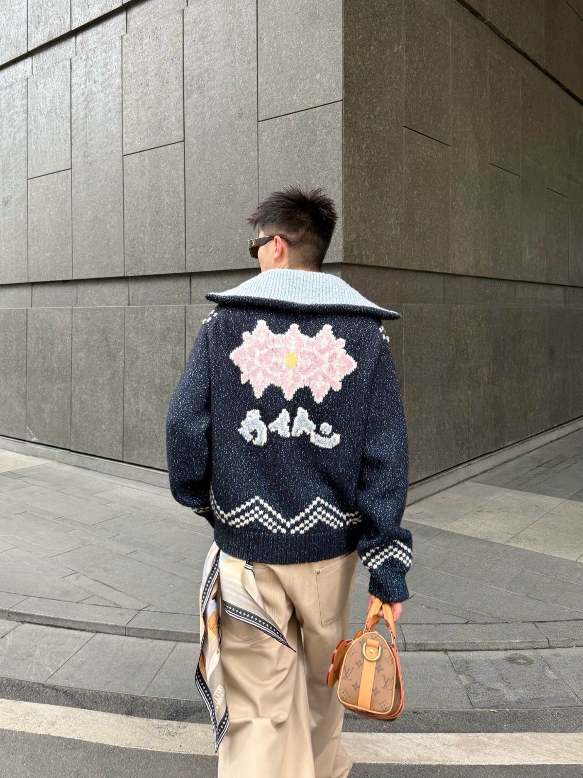 ルイヴィトン LV × Nigo ニットカーディガン 高級感 A31123