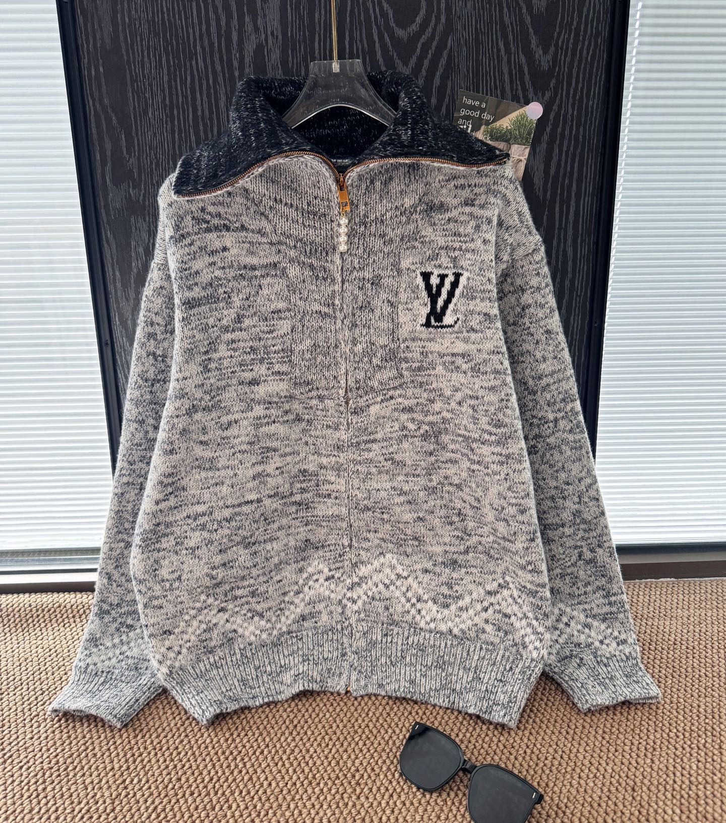 ルイヴィトン LV × Nigo ニットカーディガン 高級感 A31122