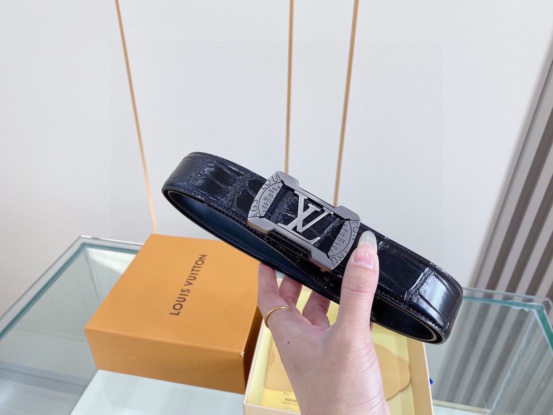 ルイヴィトン ベルト レザー 高級感 A31120