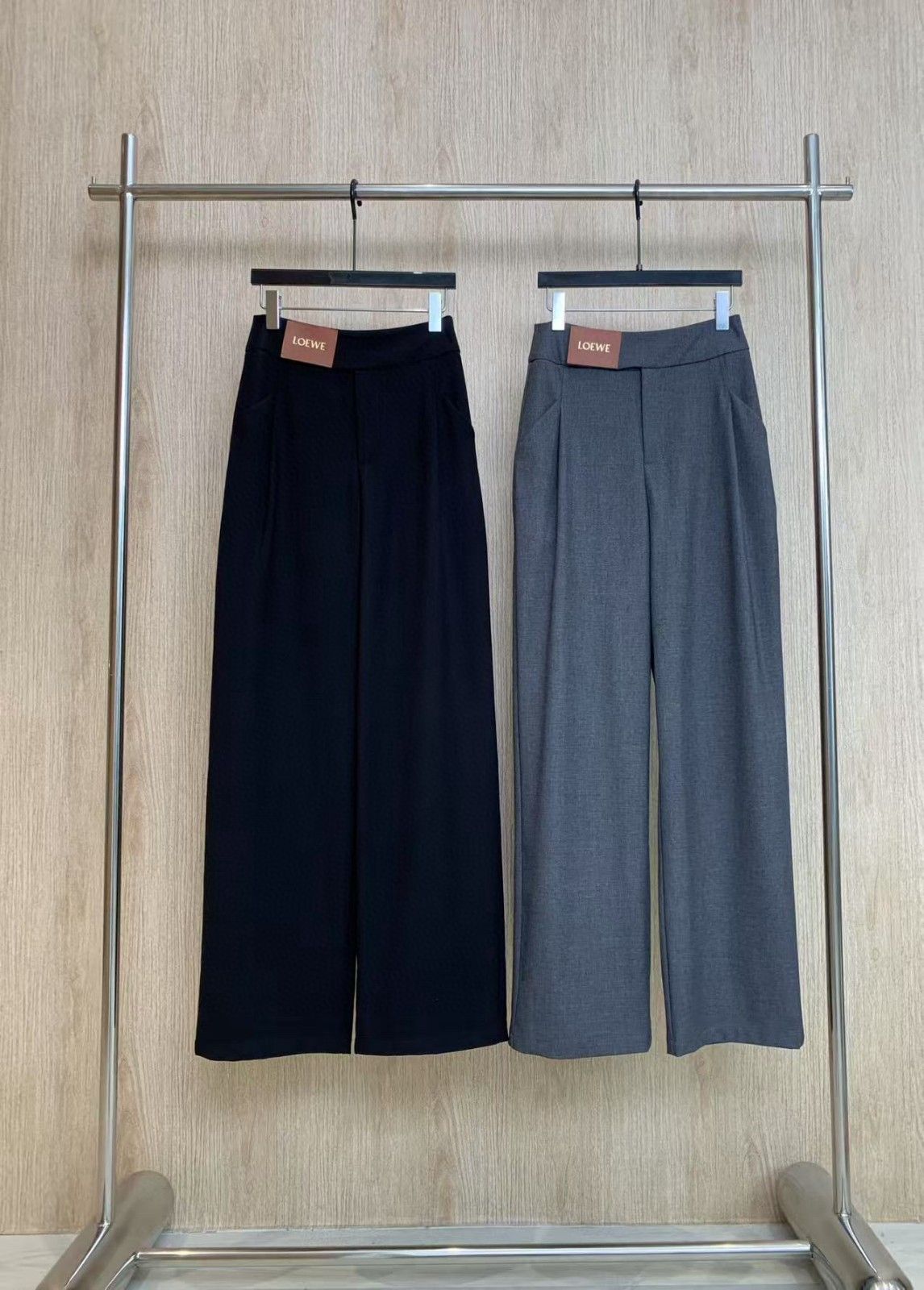 ロエベ カジュアルパンツ レディース オシャレ A31136