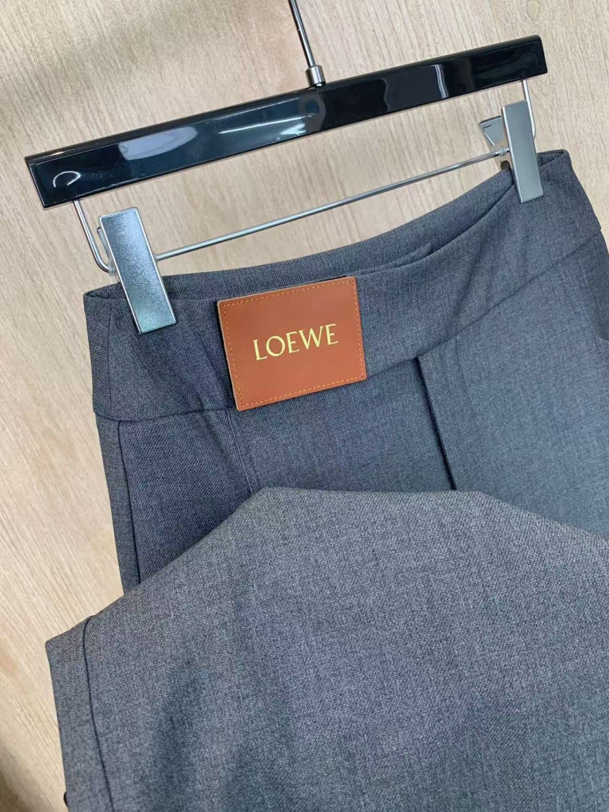 ロエベ カジュアルパンツ レディース オシャレ A31136