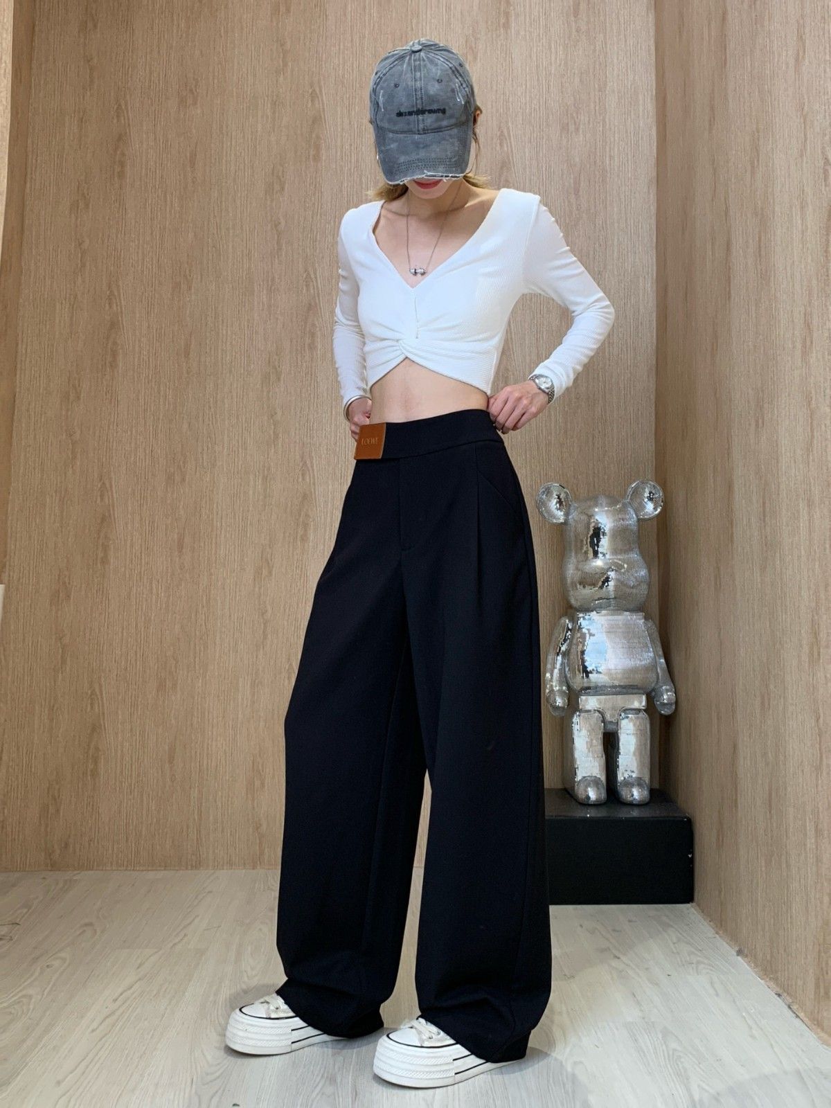 ロエベ カジュアルパンツ レディース オシャレ A31136