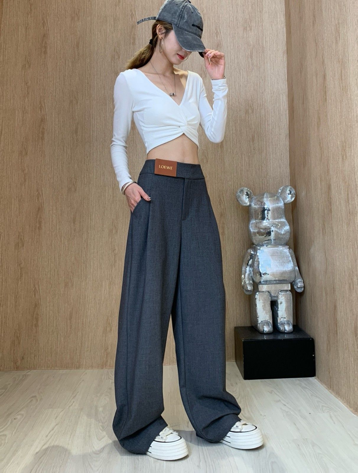 ロエベ カジュアルパンツ レディース オシャレ A31136