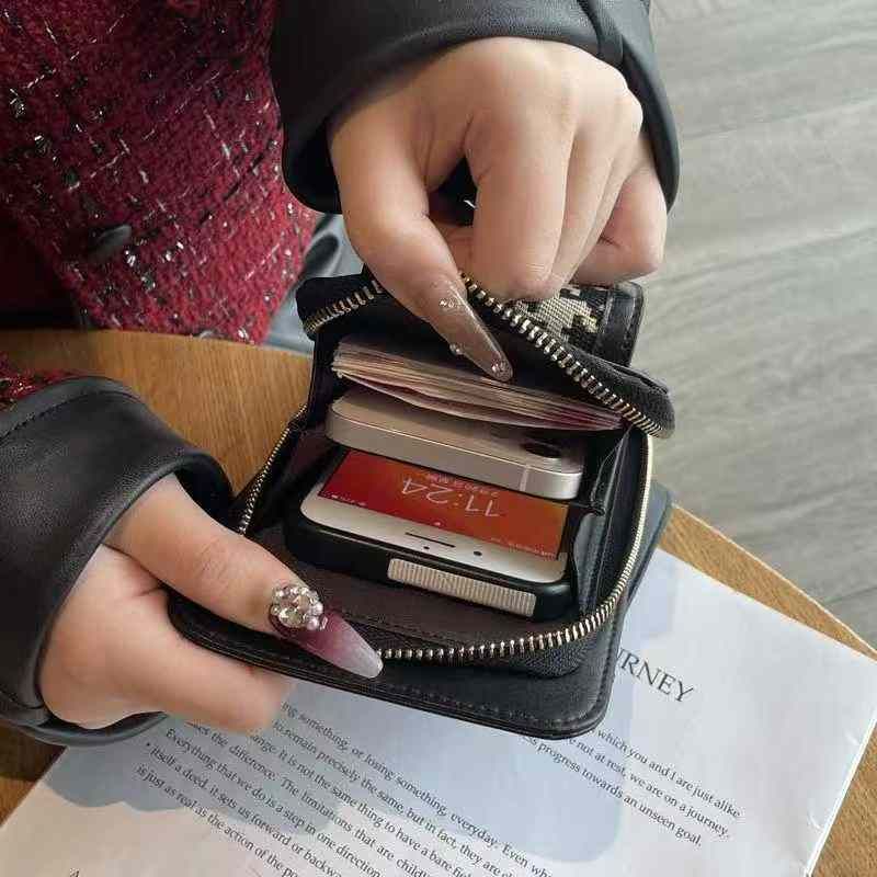 セリーヌ 携帯バッグ ミニバッグ スマホポーチ ショルダーバッグ
