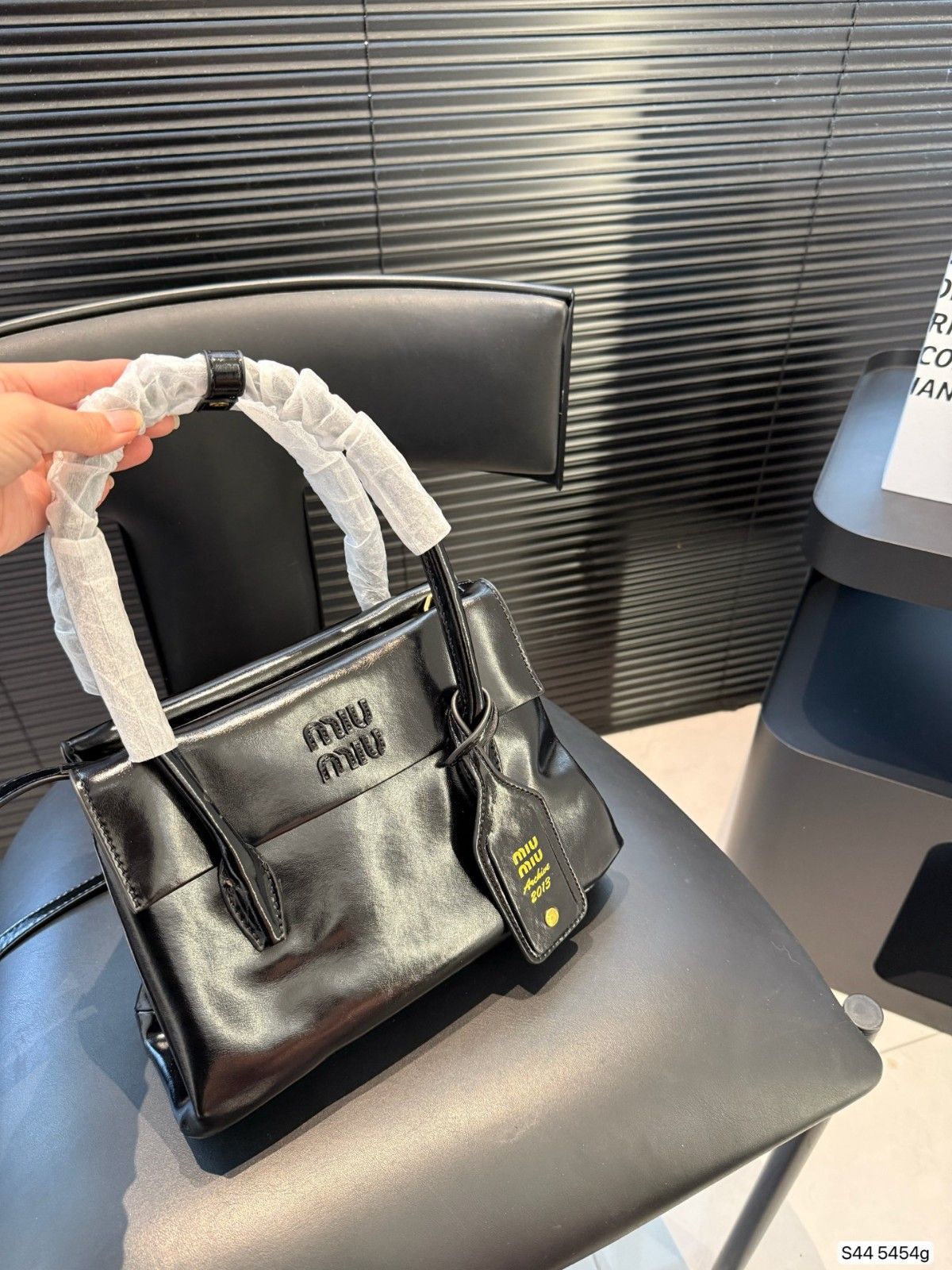 ミュウミュウ トートバッグ ショルダーバッグ レザー 高品質 A31162
