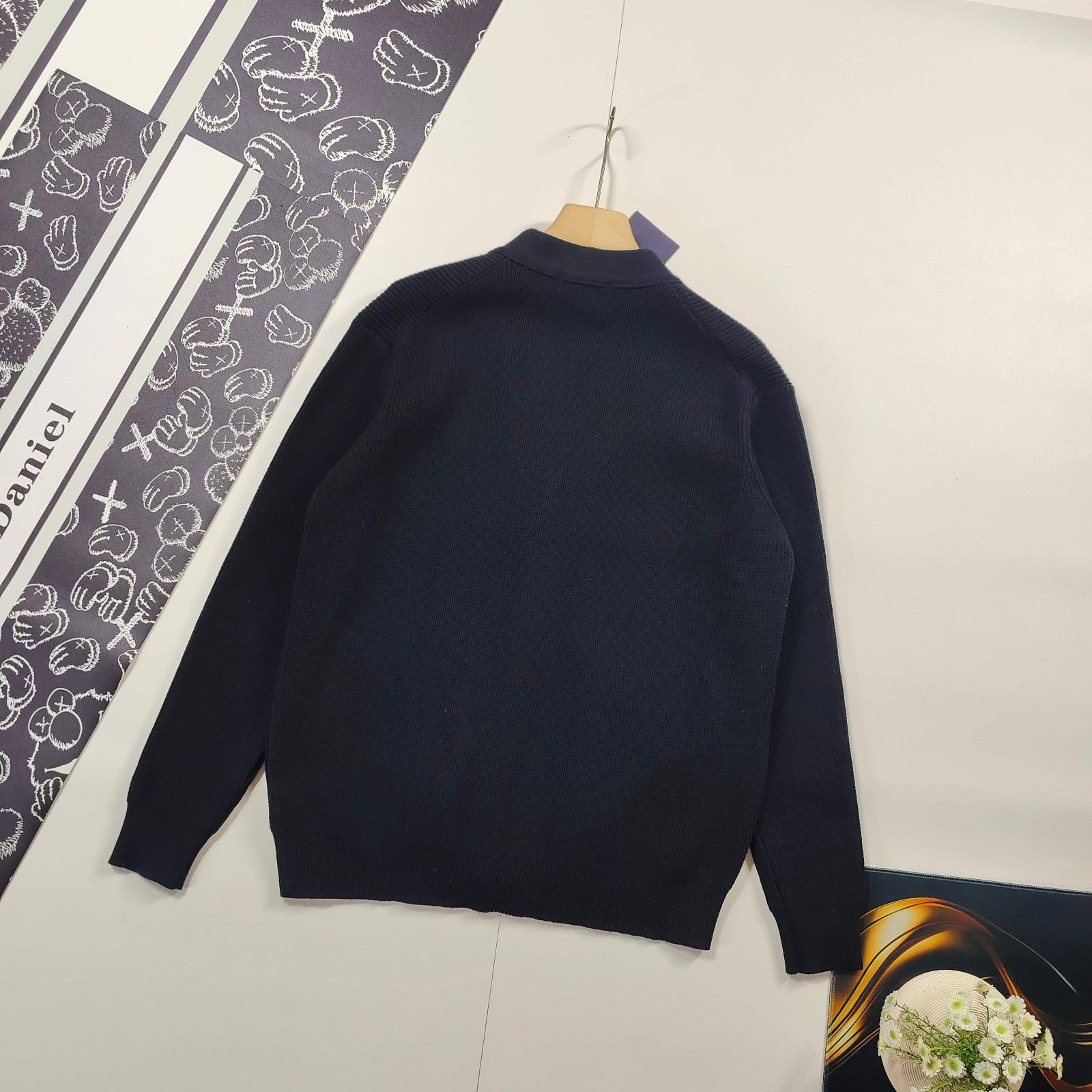 ルイヴィトン ニットカーディガン セーター 刺繍 A31145