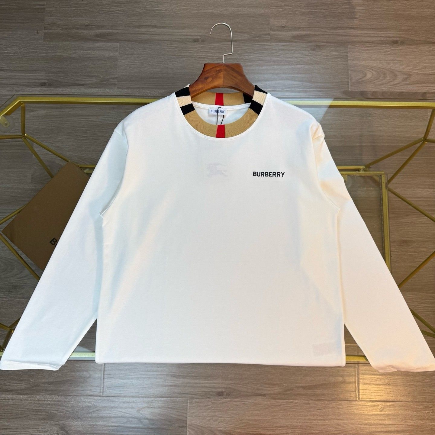 バーバリー 長袖Tシャツ 刺繍 カジュアル A31153