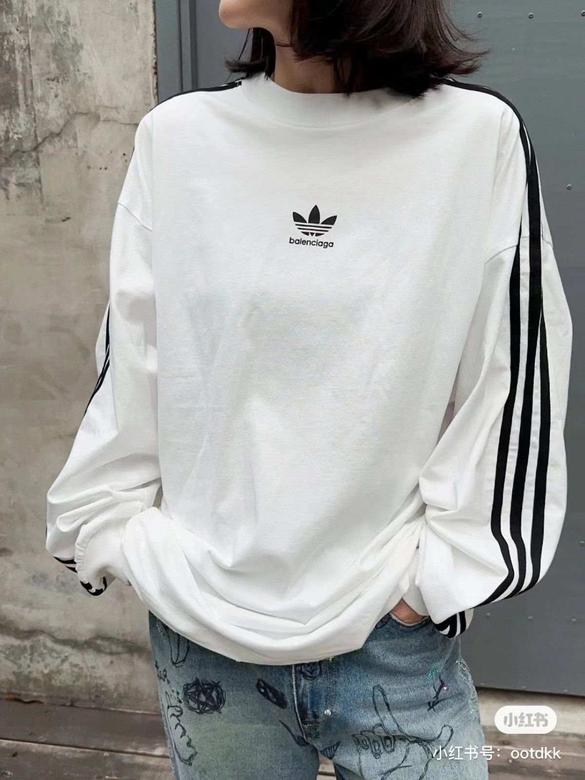 バレンシアガ アディダス 長袖Tシャツ プリント ラウンドネック A31184