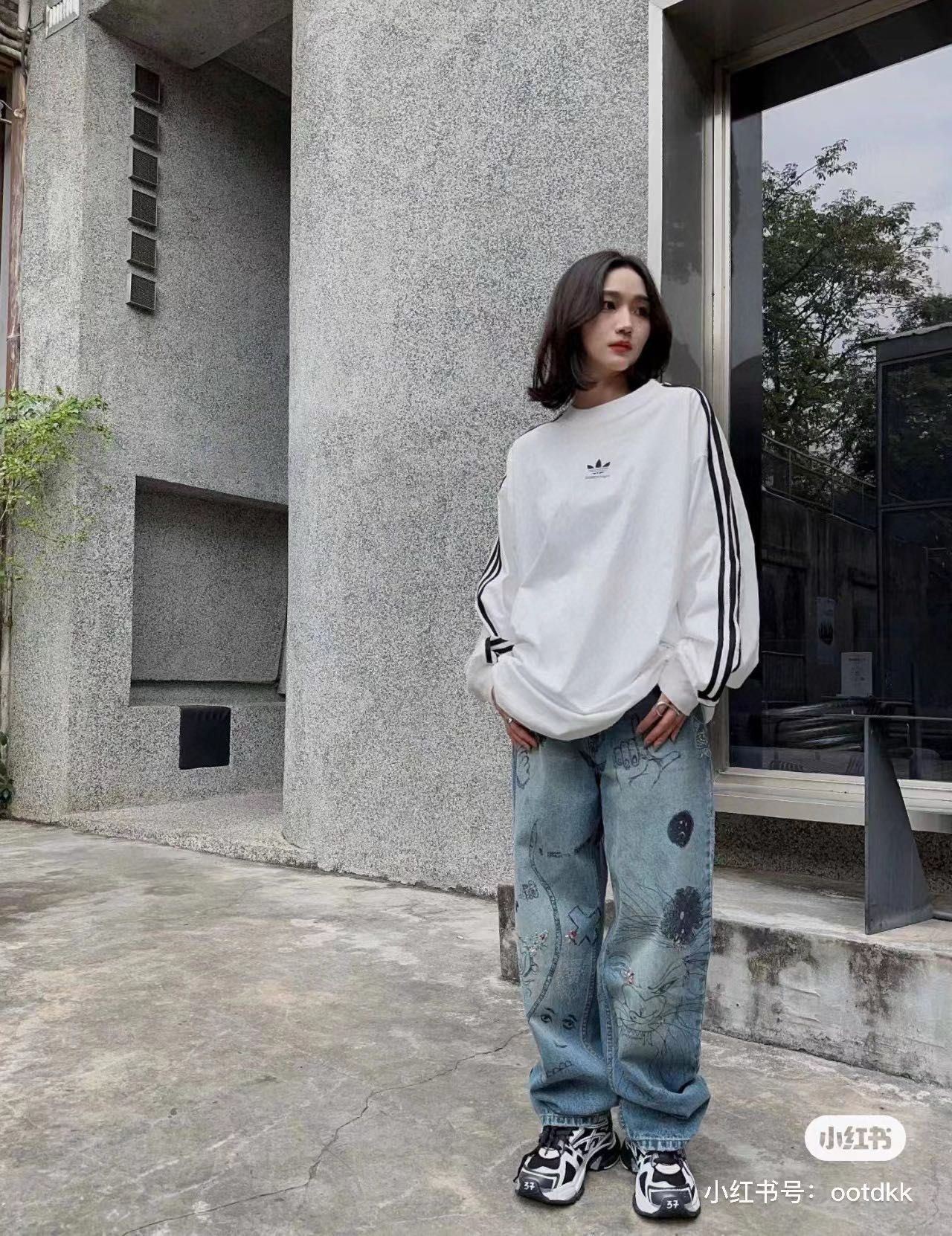 バレンシアガ アディダス 長袖Tシャツ プリント ラウンドネック A31184