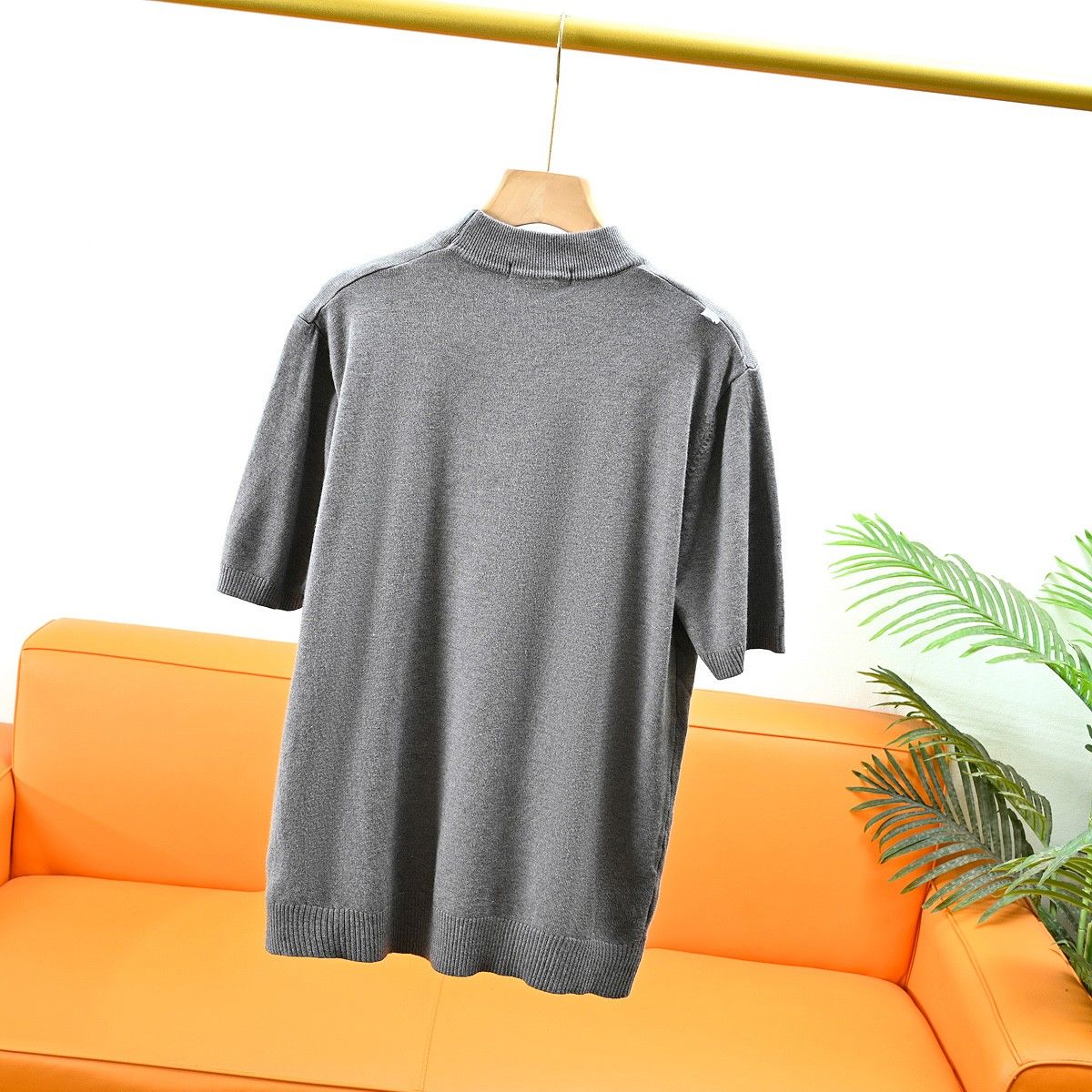 モンクレール ニット半袖Tシャツ クルーネックス カジュアル A31178