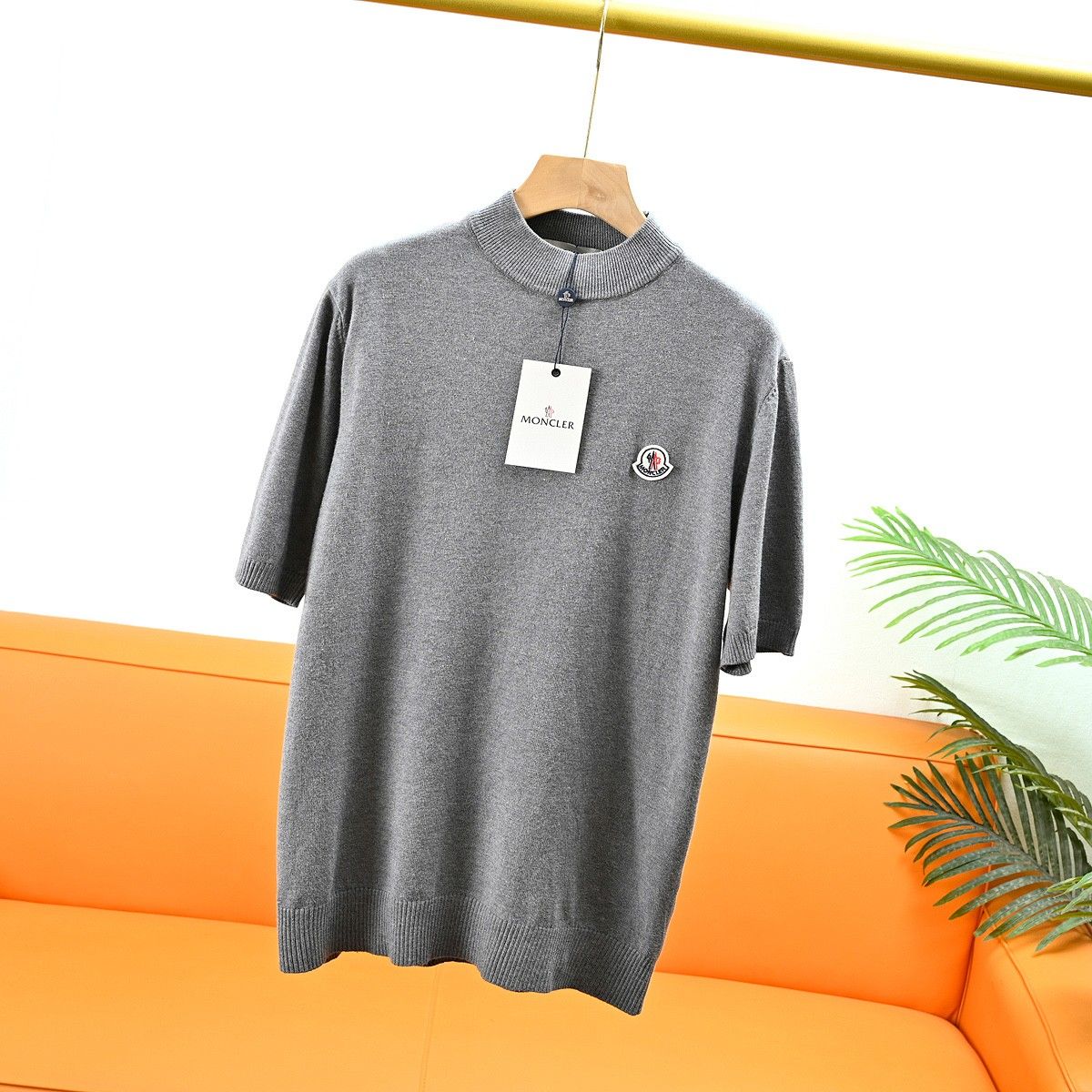 モンクレール ニット半袖Tシャツ クルーネックス カジュアル A31178