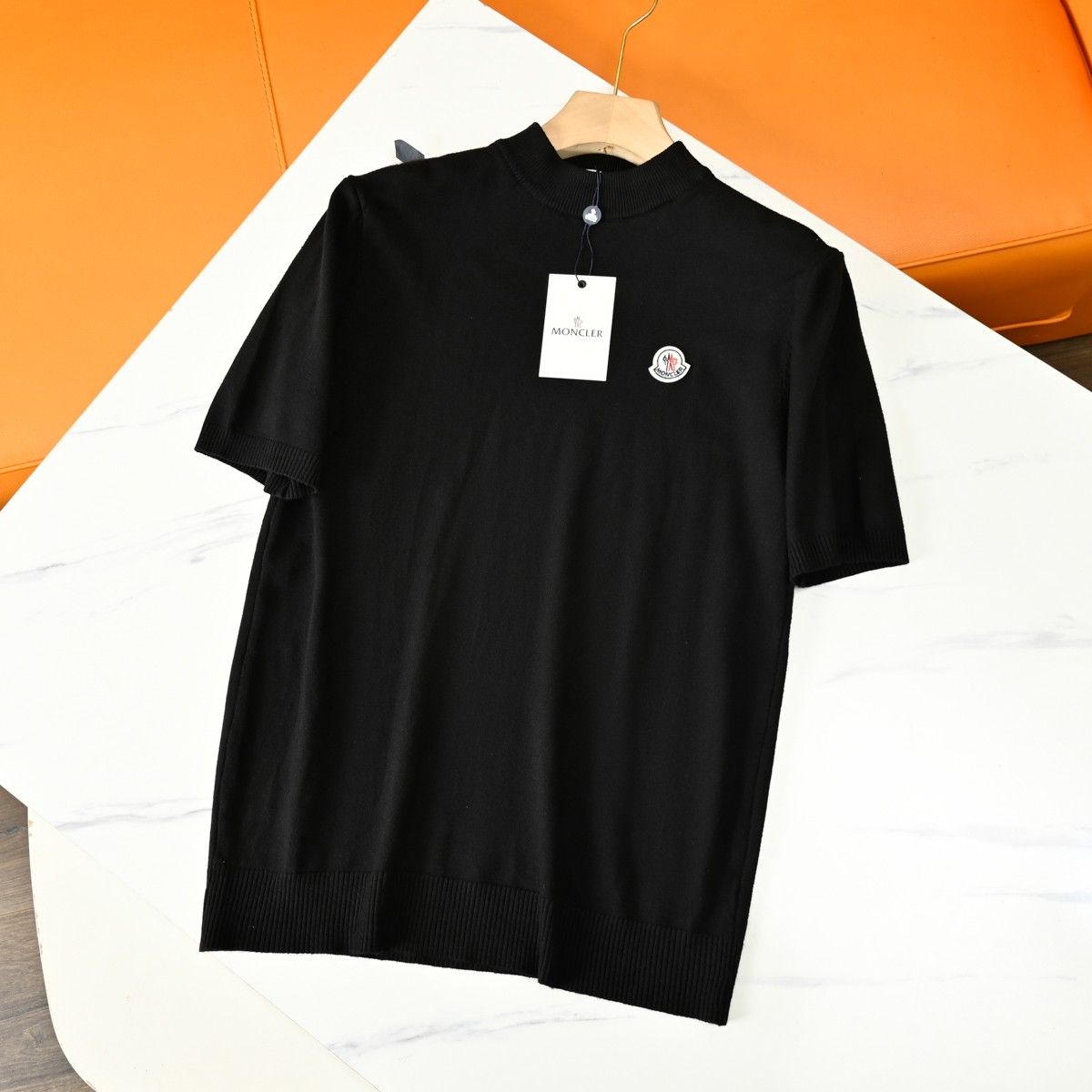 モンクレール ニット半袖Tシャツ クルーネックス カジュアル A31178