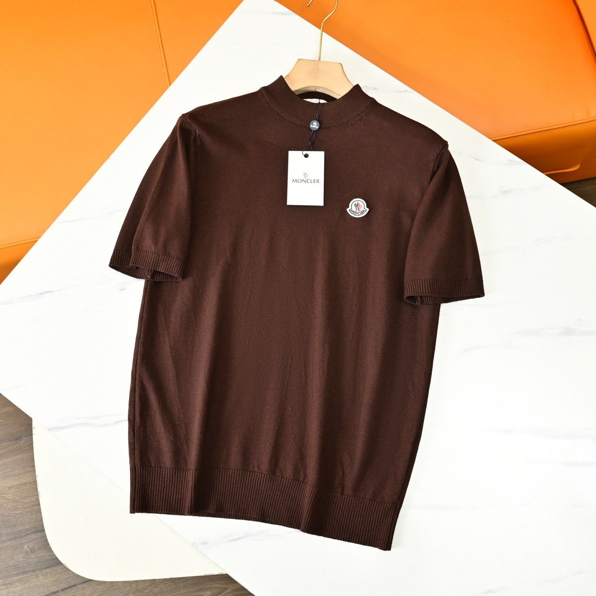モンクレール ニット半袖Tシャツ クルーネックス カジュアル A31178