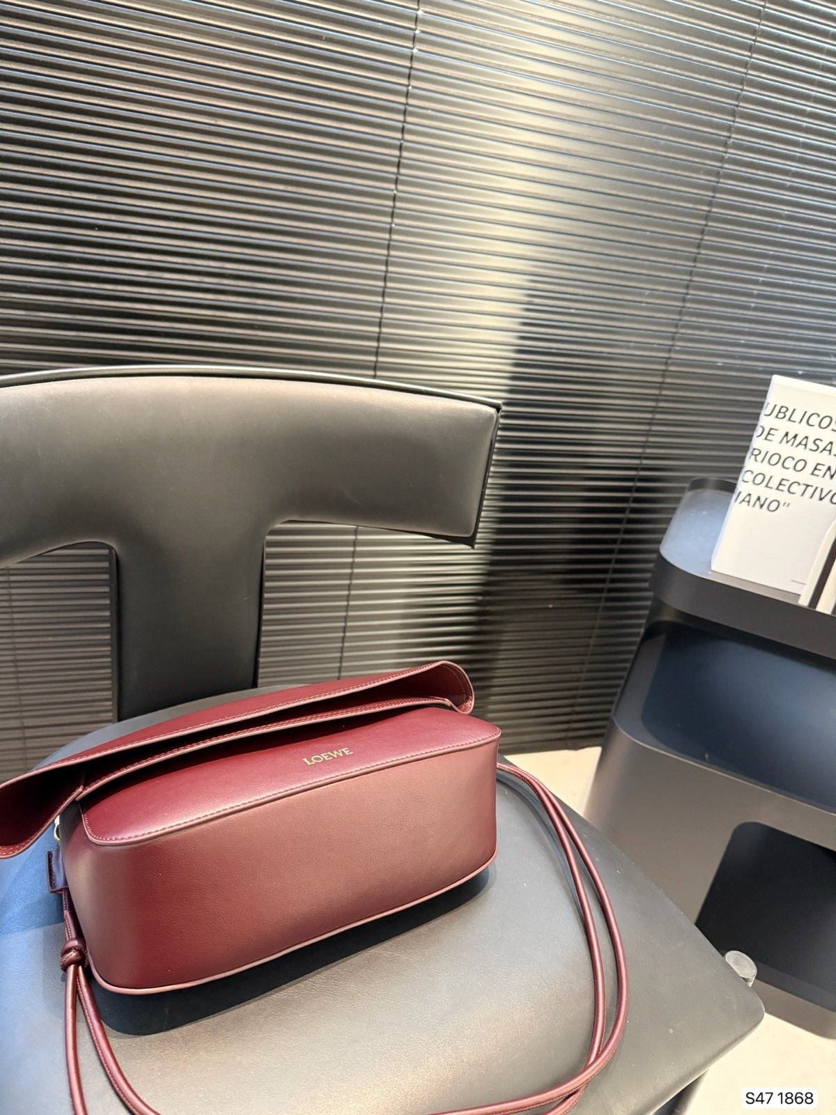 ロエベ  Ola ショルダーバッグ 高品質 レザー A31216