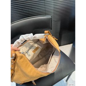 ミュウミュウ ホーボーバッグ ハンドバッグ オシャレ A31272