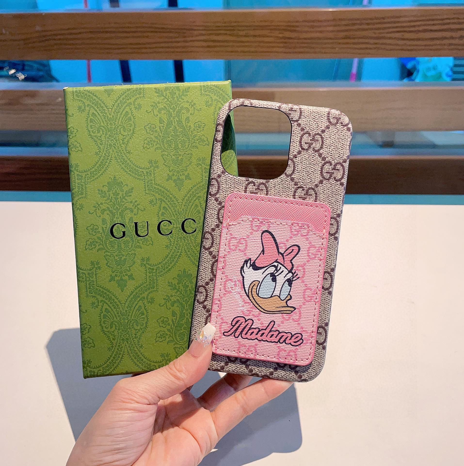 グッチ iPhone17/16/15/14/13ケース