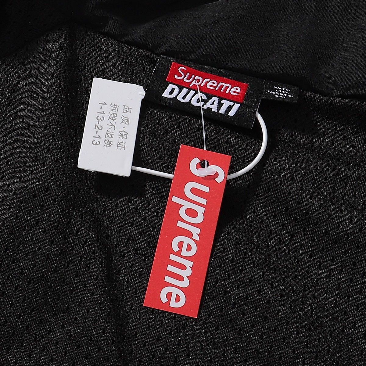 Supremeとドゥカティのコラボ ジャケット レーシングスタイル A31335