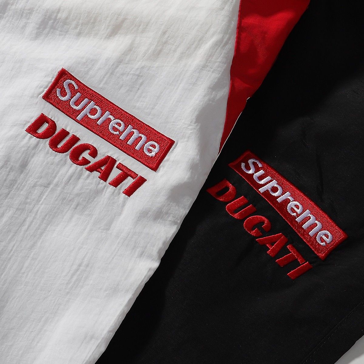 Supremeとドゥカティのコラボ スウェットパンツ レーシングスタイル A31334
