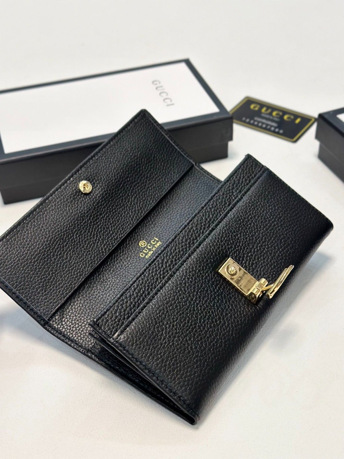 グッチ 長財布 折りたたみ レザー オシャレ A31352