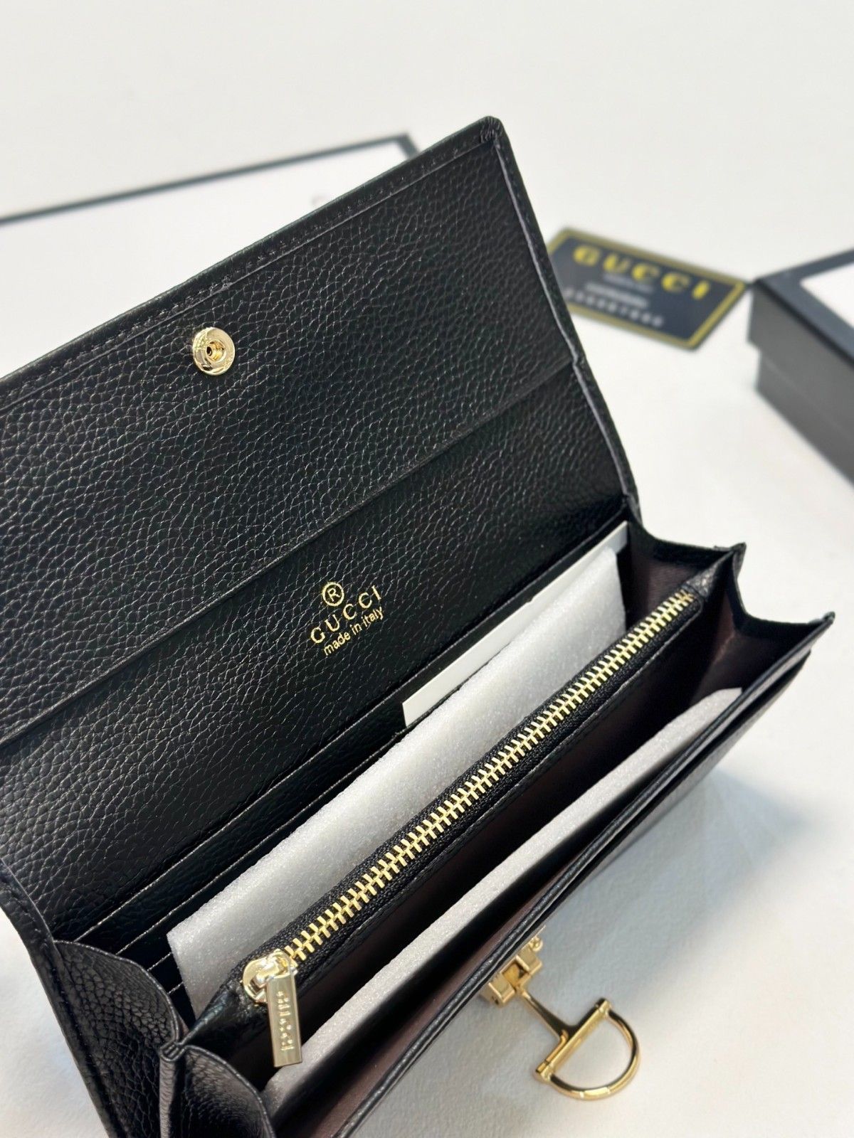 グッチ 長財布 折りたたみ レザー オシャレ A31352
