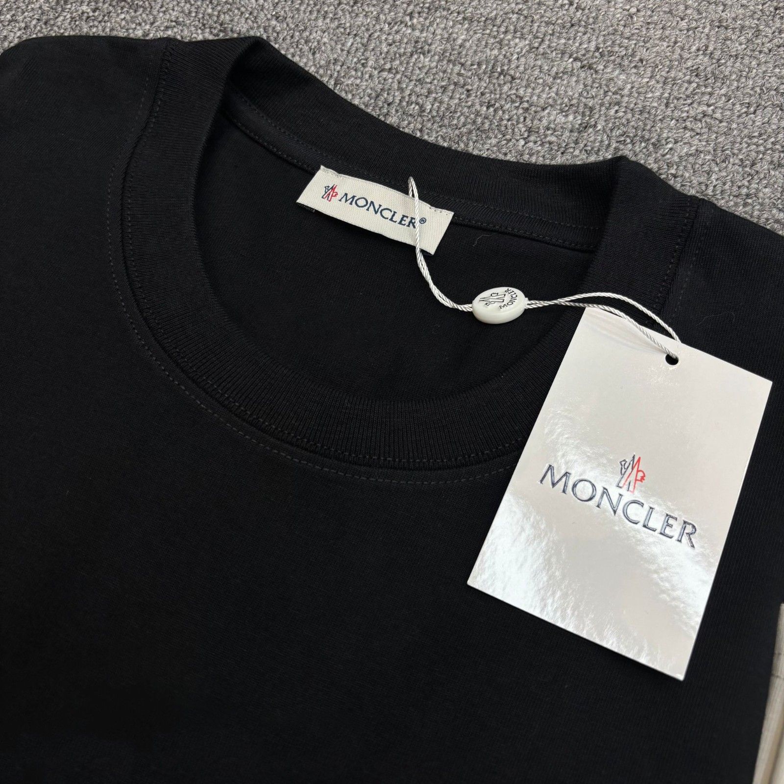 モンクレール 長袖Tシャツ ロンT プリント OSサイズ A31384