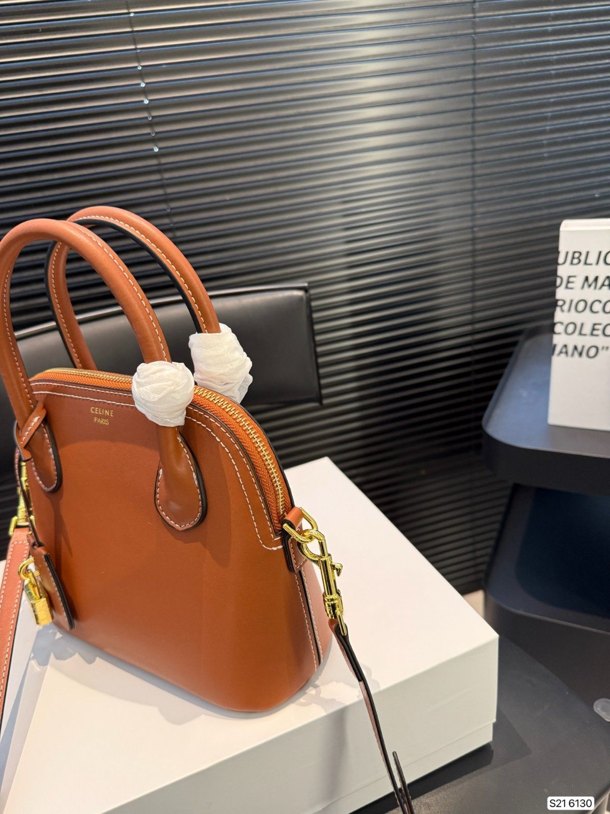 セリーヌ ショルダーバッグ ハンドバッグ オシャレ A31410