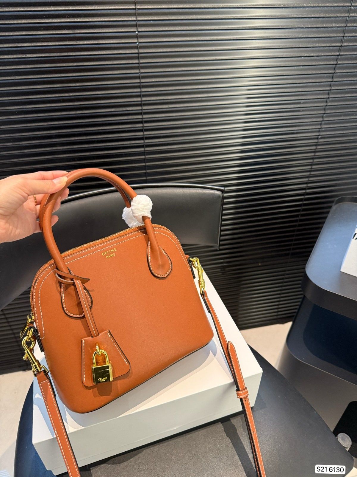 セリーヌ ショルダーバッグ ハンドバッグ オシャレ A31410
