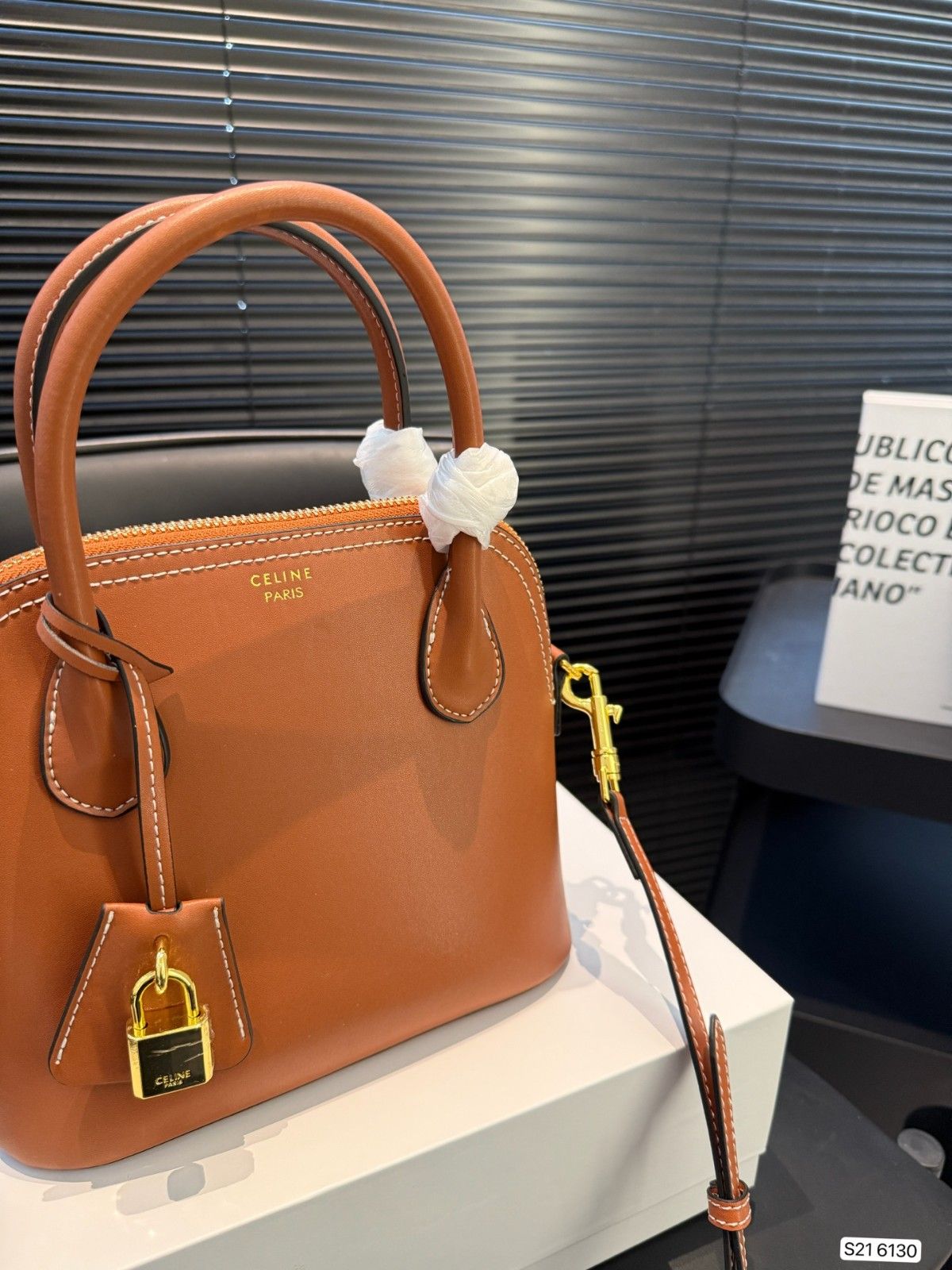 セリーヌ ショルダーバッグ ハンドバッグ オシャレ A31410