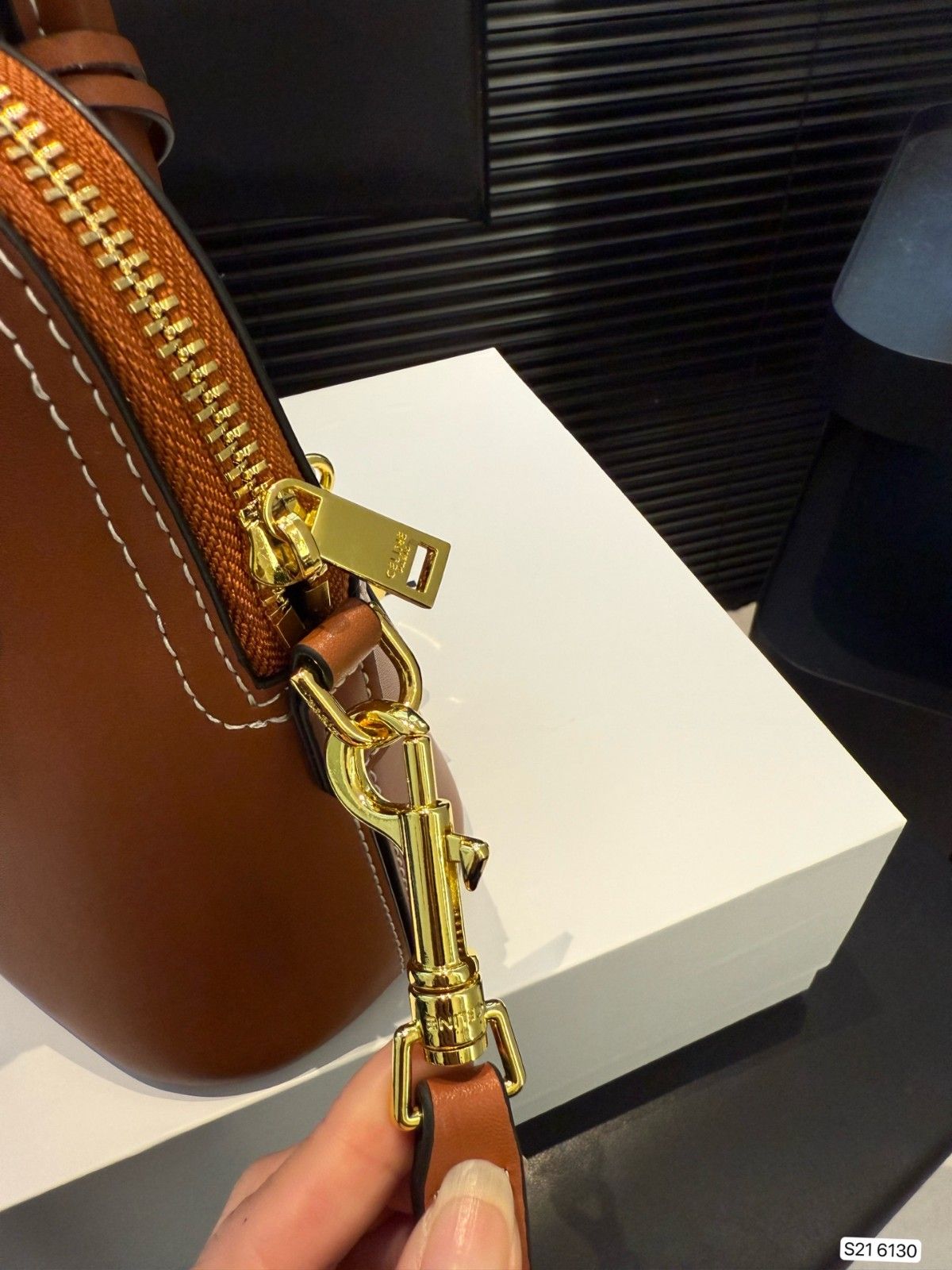 セリーヌ ショルダーバッグ ハンドバッグ オシャレ A31410