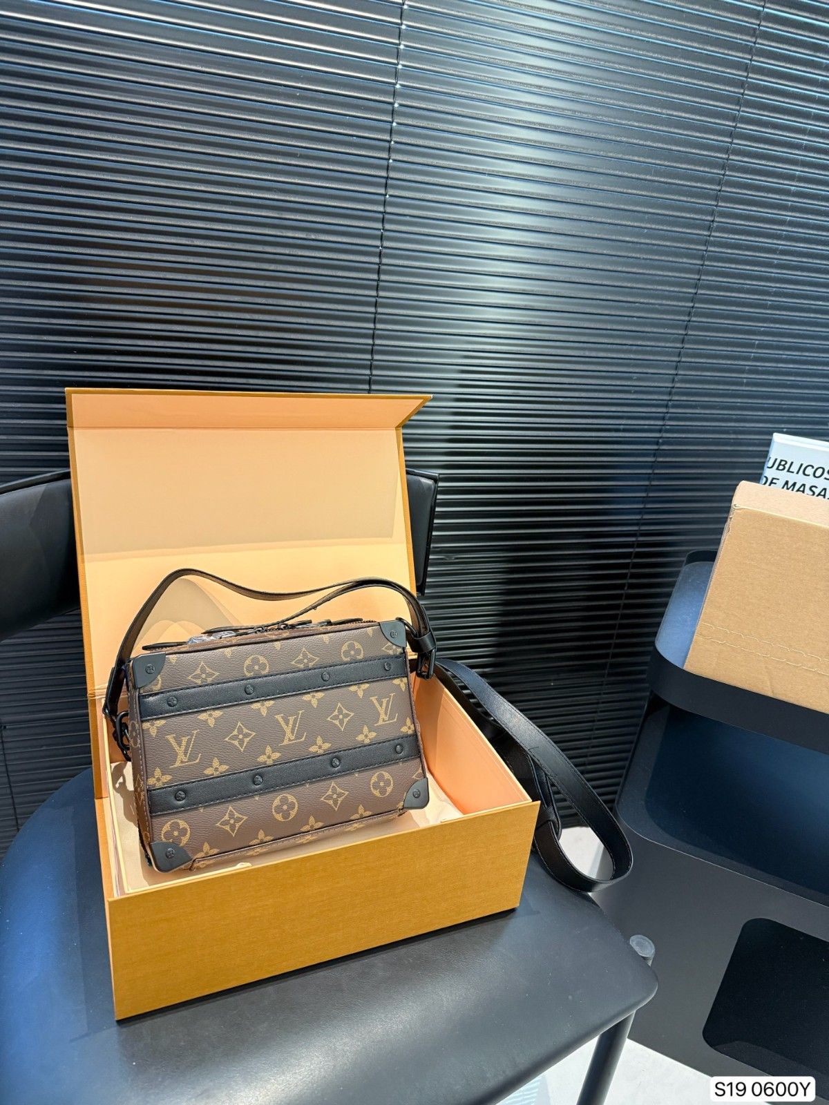 ルイヴィトン メセッジバッグ ショルダーバッグ メンズ A31432