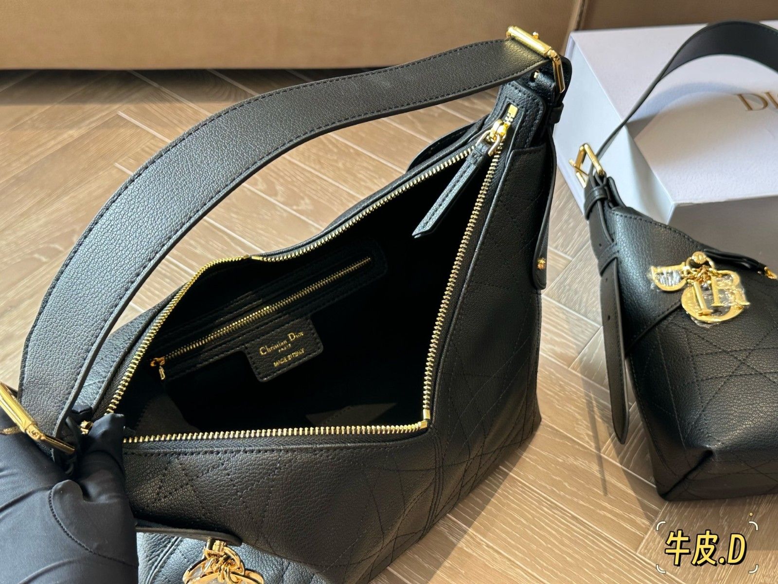 ディオール DIOR VOYAGE ホーボーバッグ ハンドバッグ レザー 高品質 A31428