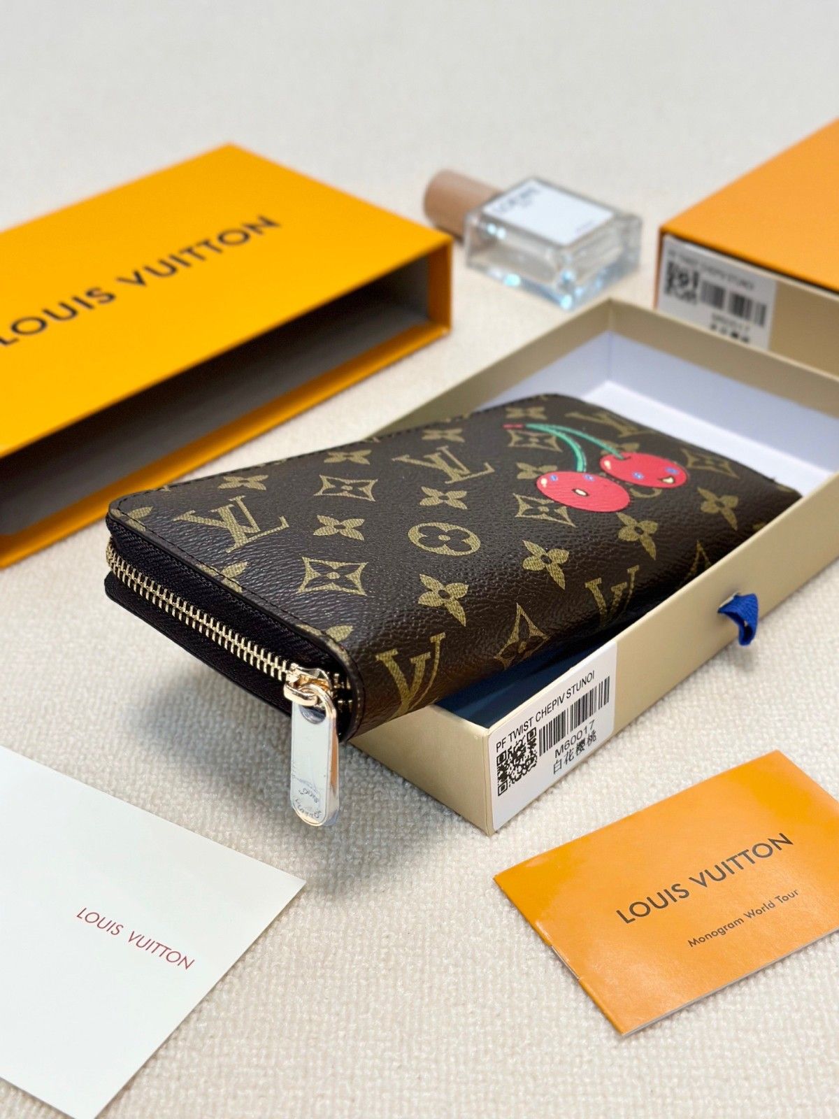 ルイヴィトン 長財布 チェリー シングルジップ ウォレット A31467