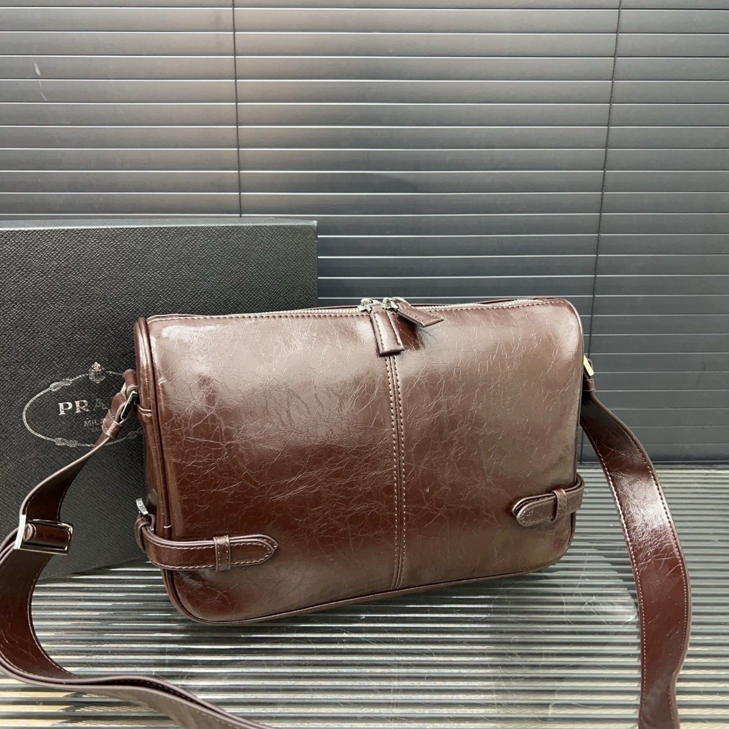 プラダ ショルダーバッグ レザー クラシック A31471