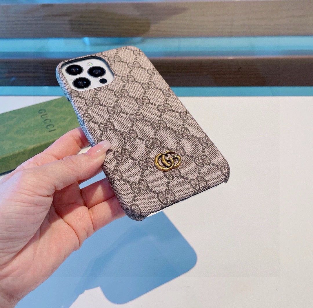 グッチ iPhone17/16/15/14/13/12ケース