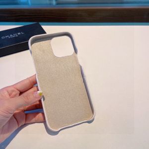 シャネル iPhone17/16/15/14/13/12ケース