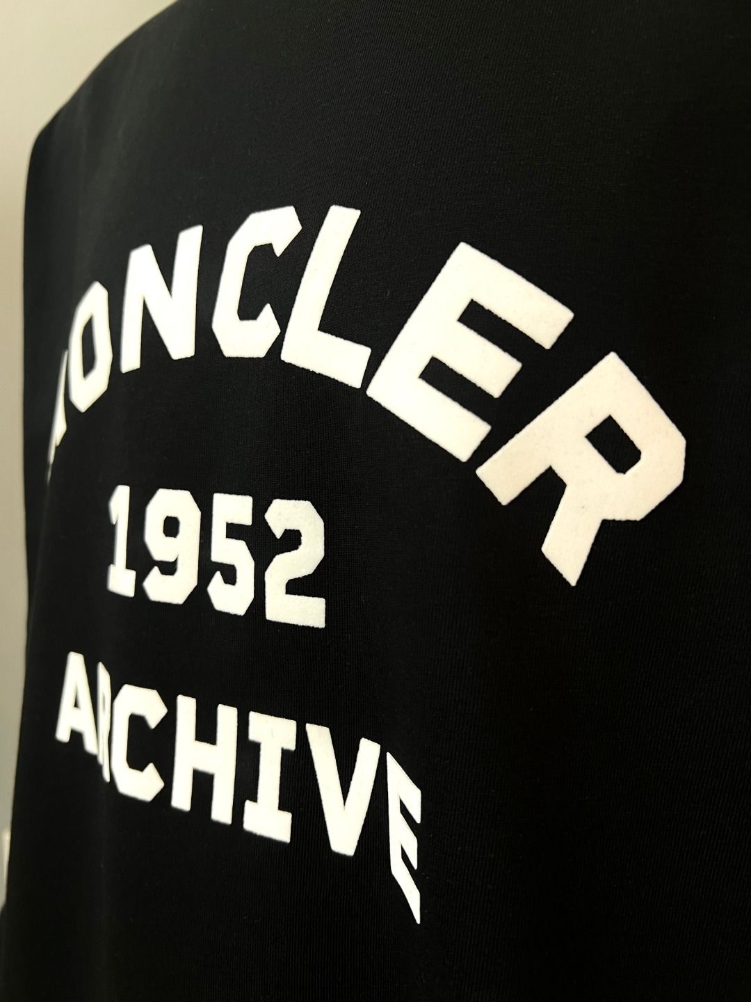 モンクレール 長袖tシャツ 秋冬 ゆったり A31490