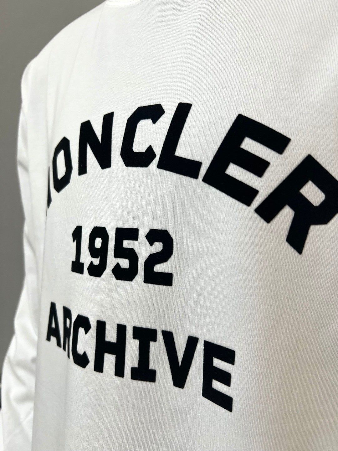 モンクレール 長袖tシャツ 秋冬 ゆったり A31490